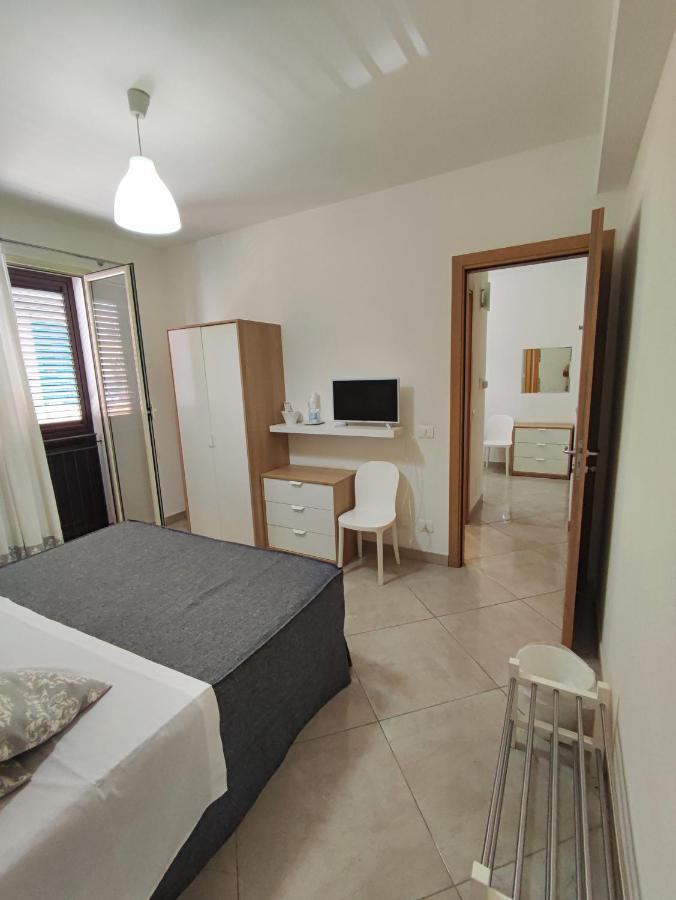 B&B Flavilla Santa Flavia Exterior foto