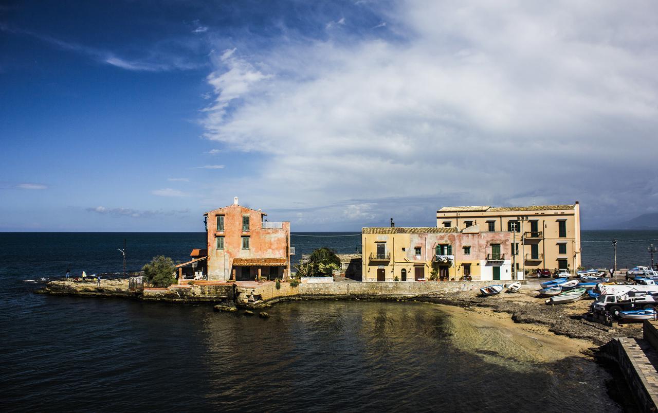 B&B Flavilla Santa Flavia Exterior foto